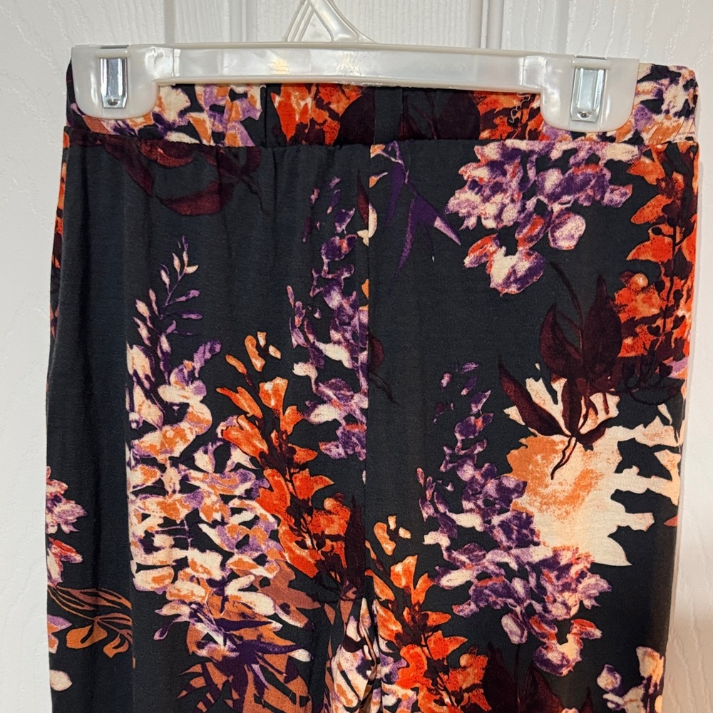 Floral Women's Maxi Pants - Black and Pink - Picture 4 of 5